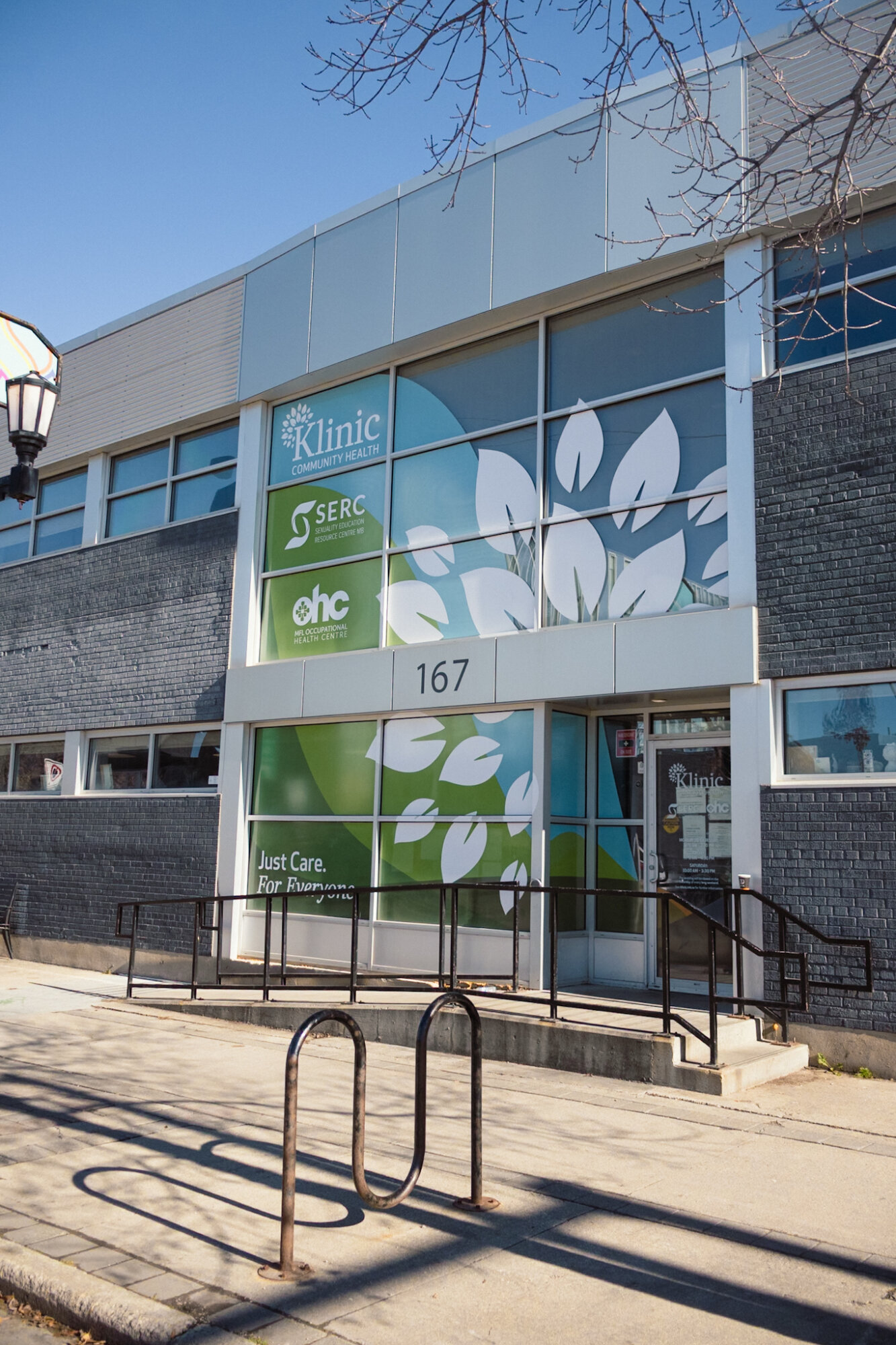 the outside of klinic